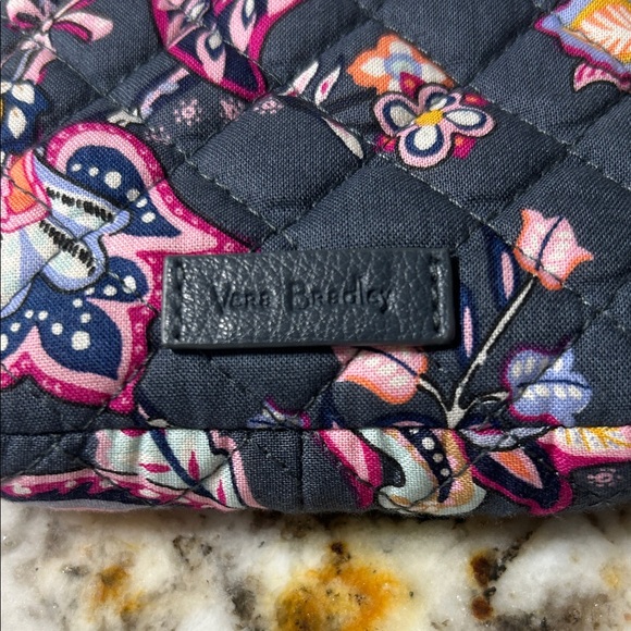 Vera Bradley Quilted Crossbody phone purse - Picture 3 of 7